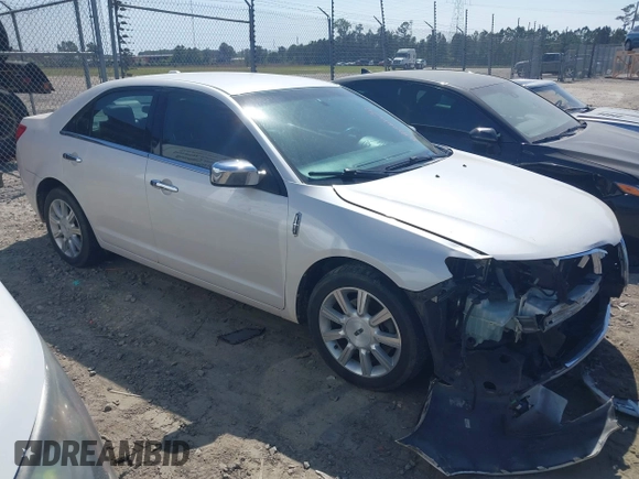 2010 Lincoln MKZ z VIN 3LNHL2GC1AR613439, wystawiony jako IAAI lot #42061630 z przebiegiem 154 707 mil mil oraz . Historia ofert i sprzedaży dostępna na DreamBid. Obrazek 1.