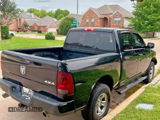 2013 Ram 1500 Express z VIN 1C6RR7KT6DS596651, wystawiony jako Copart lot #59200565 z przebiegiem 221 845 mil mil oraz Czysty tytuł • Clean title. Historia ofert i sprzedaży dostępna na DreamBid. Obrazek 4.