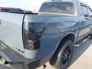 2011 Toyota Tundra 4WD Truck with VIN 5TFDW5F12BX181982, listed as a IAAI auction lot 42084985 with 222,356 mi miles. Bid and sale history available at carsss.com. Image 4.