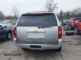 2013 Chevrolet Tahoe LT z VIN 1GNSKBE08DR166024, wystawiony jako IAAI lot #41768851 z przebiegiem 198 302 mil mil oraz . Historia ofert i sprzedaży dostępna na DreamBid. Obrazek 17.