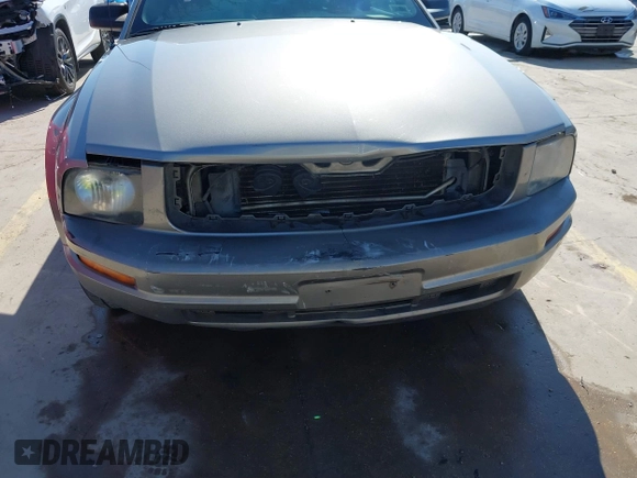 2009 Ford Mustang with VIN 1ZVHT80N595134732, listed as a IAAI auction lot 40931192 with 145,401 mi miles and . Bid and sale history available at carsss.com. Image 6.
