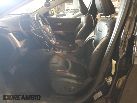 2017 Jeep Cherokee Latitude z VIN 1C4PJMCB5HW660222, wystawiony jako Copart lot #63099205 z przebiegiem 129 387 mil mil oraz Szkoda całkowita • Salvage title. Historia ofert i sprzedaży dostępna na DreamBid. Obrazek 7.