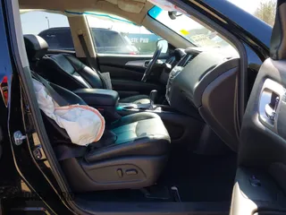 2017 Nissan Pathfinder S with VIN 5N1DR2MN2HC644842, listed as a IAAI auction lot 41654146 with 153,020 mi miles. Bid and sale history available at carsss.com. Image 5.
