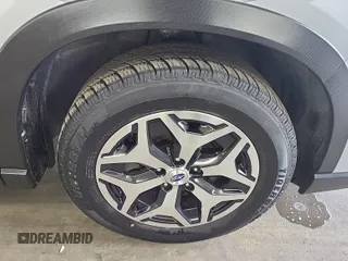 2019 Subaru Forester Premium with VIN JF2SKAGC7KH552139, listed as a IAAI auction lot 42566945 with 204,278 mi miles and . Bid and sale history available at DreamBid. Image 29.