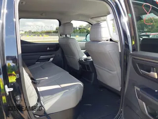 2022 Toyota Tundra 2WD SR5 with VIN 5TFLA5AB5NX012795, listed as a IAAI auction lot 41599301 with 25,191 mi miles. Bid and sale history available at carsss.com. Image 8.