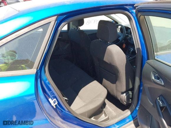 2018 Ford Focus SE with VIN 1FADP3F22JL265953, listed as a IAAI auction lot 41820478 with 83,422 mi miles. Bid and sale history available at carsss.com. Image 8.