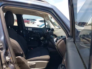 2020 Jeep Renegade Latitude с VIN ZACNJABB0LPL71663, выставлен на аукционе IAAI как лот 42228581 с пробегом 76 618 миль миль и . История ставок и продаж доступна на DreamBid. Изображение 5.