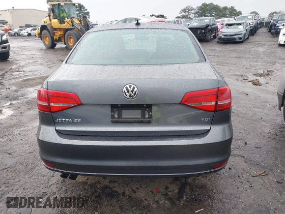2015 Volkswagen Jetta SE с VIN 3VWLA7AJ7FM218630, выставлен на аукционе IAAI как лот 41621751 с пробегом 236 575 миль миль и . История ставок и продаж доступна на DreamBid. Изображение 16.