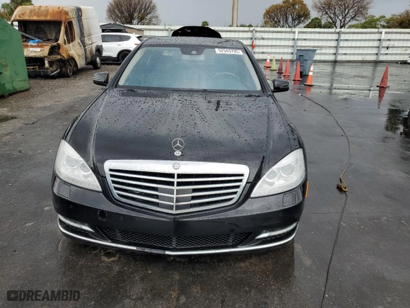 2013 Mercedes-Benz S-Class S 550 with VIN WDDNG7DB3DA527588, listed as a Copart auction lot 52543795 with 92,417 mi miles and Clean Title. Bid and sale history available at carsss.com. Image 5.