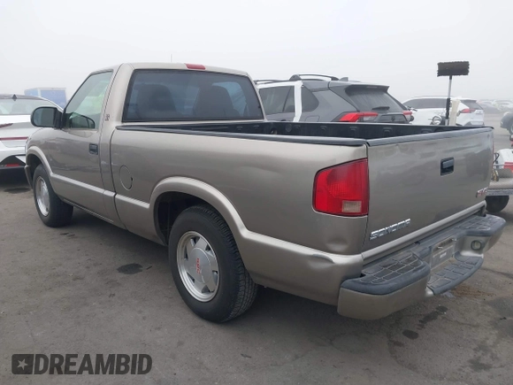 2003 GMC Sonoma SLS with VIN 1GTCS14H638238762, listed as a IAAI auction lot 41220251 with 92,907 mi miles. Bid and sale history available at carsss.com. Image 3.