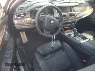 2015 BMW 7 Series 750Li xDrive z VIN WBAYF8C56FD654233, wystawiony jako Copart lot #83321604 z przebiegiem Nie podano mil oraz Nie do naprawy • Non repairable. Historia ofert i sprzedaży dostępna na DreamBid. Obrazek 8.