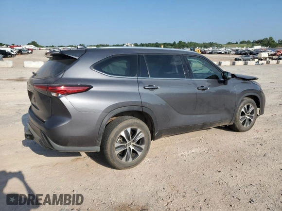 2021 Toyota Highlander XLE with VIN 5TDGZRAHXMS521419, listed as a Copart auction lot 59068364 with 44,634 mi miles and Salvage title. Bid and sale history available at DreamBid. Image 3.