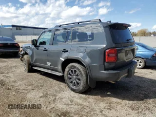 2024 Toyota Land Cruiser z VIN JTEABFAJXR5000883, wystawiony jako Copart lot #50334965 z przebiegiem Nie podano mil oraz Szkoda całkowita • Salvage title. Historia ofert i sprzedaży dostępna na DreamBid. Obrazek 2.