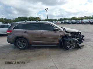 2018 Toyota Highlander Limited с VIN 5TDDZRFH7JS492422, выставлен на аукционе IAAI как лот 41125631 с пробегом 112 045 миль миль и . История ставок и продаж доступна на DreamBid. Изображение 13.