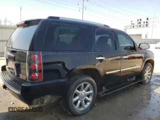 2009 GMC Yukon Denali z VIN 1GKFK03279R279042, wystawiony jako Copart lot #47779045 z przebiegiem 255 869 mil mil oraz Szkody całkowita. Historia ofert i sprzedaży dostępna na DreamBid. Obrazek 3.