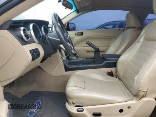 2005 Ford Mustang GT Deluxe z VIN 1ZVFT82H555212371, wystawiony jako Copart lot #55881535 z przebiegiem Nie podano mil oraz Czysty tytuł • Clean title. Historia ofert i sprzedaży dostępna na DreamBid. Obrazek 7.