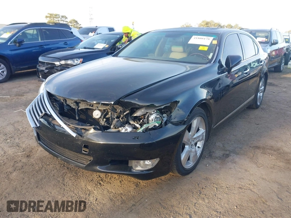 2011 Lexus LS 460 z VIN JTHBL5EF6B5104359, wystawiony jako IAAI lot #41808178 z przebiegiem 215 808 mil mil oraz . Historia ofert i sprzedaży dostępna na DreamBid. Obrazek 2.