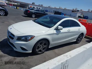 2014 Mercedes-Benz CLA 250 z VIN WDDSJ4EB3EN045327, wystawiony jako IAAI lot #42090466 z przebiegiem 121 805 mil mil oraz . Historia ofert i sprzedaży dostępna na DreamBid. Obrazek 13.