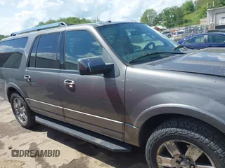 2010 Ford Expedition Max Limited z VIN 1FMJK2A59AEA06884, wystawiony jako IAAI lot #42166507 z przebiegiem 104 712 mil mil oraz . Historia ofert i sprzedaży dostępna na DreamBid. Obrazek 14.