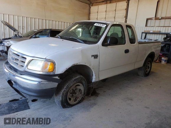 2003 Ford F-150 XL with VIN 2FTRX18W33CB06201, listed as a Copart auction lot 47836265 with 256,094 mi miles and Clean Title. Bid and sale history available at carsss.com. Image 1.