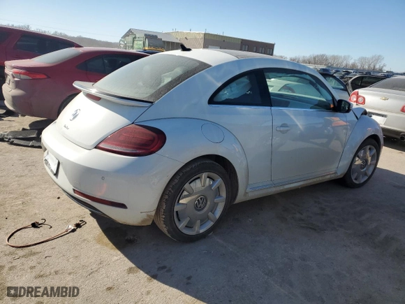 2018 Volkswagen Beetle SE with VIN 3VWJD7AT9JM728177, listed as a Copart auction lot 42438515 with 0 mi miles and Salvage Title. Bid and sale history available at carsss.com. Image 3.