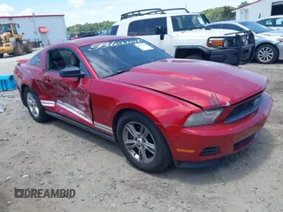 2012 Ford Mustang Premium с VIN 1ZVBP8AM7C5283408, выставлен на аукционе IAAI как лот 42547151 с пробегом 181 318 миль миль и . История ставок и продаж доступна на DreamBid. Изображение 1.