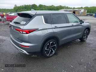 2022 Mitsubishi Outlander SE z VIN JA4J4UA86NZ081782, wystawiony jako IAAI lot #42241888 z przebiegiem 115 394 mil mil oraz . Historia ofert i sprzedaży dostępna na DreamBid. Obrazek 4.