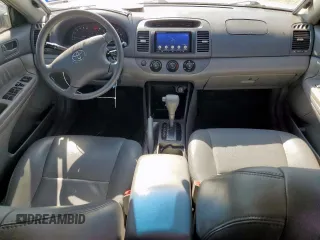 2004 Toyota Camry LE z VIN 4T1BE32K94U313343, wystawiony jako Copart lot #58053425 z przebiegiem 120 515 mil mil oraz Szkoda całkowita • Salvage title. Historia ofert i sprzedaży dostępna na DreamBid. Obrazek 8.