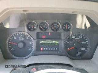 2008 Ford F-250 XL z VIN 1FTSX21518ED53470, wystawiony jako Copart lot #58700765 z przebiegiem 71 241 mil mil oraz Czysty tytuł • Clean title. Historia ofert i sprzedaży dostępna na DreamBid. Obrazek 9.