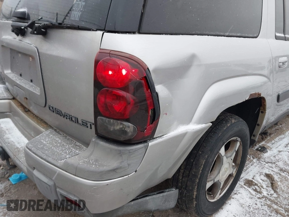 2004 Chevrolet TrailBlazer EXT LS with VIN 1GNET16S346226037, listed as a IAAI auction lot 41565416 with 193,534 mi miles. Bid and sale history available at carsss.com. Image 6.