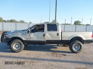 2001 Ford Super Duty F-250 XL with VIN 1FTNW21F61EC35820, listed as a IAAI auction lot 40466765 with 98,316 mi miles. Bid and sale history available at carsss.com. Image 14.
