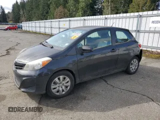 2012 Toyota Yaris L z VIN JTDJTUD37CD505988, wystawiony jako Copart lot #48826005 z przebiegiem 74 110 mil mil oraz Szkoda całkowita • Salvage title. Historia ofert i sprzedaży dostępna na DreamBid. Obrazek 1.
