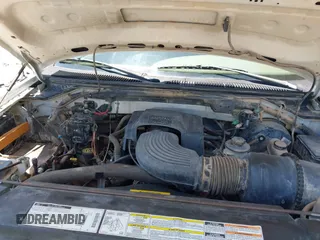 2000 Ford F-150 XL z VIN 1FTRX17L7YKA82690, wystawiony jako IAAI lot #42597325 z przebiegiem Nie podano mil oraz . Historia ofert i sprzedaży dostępna na DreamBid. Obrazek 10.
