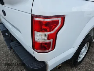 2019 Ford F-150 XL z VIN 1FTEX1C58KKE17811, wystawiony jako IAAI lot #42559377 z przebiegiem 179 667 mil mil oraz . Historia ofert i sprzedaży dostępna na DreamBid. Obrazek 1.