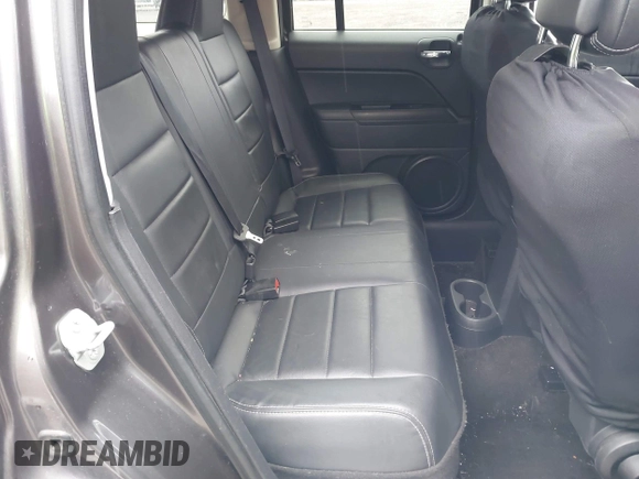 2015 Jeep Patriot High Altitude z VIN 1C4NJRFB8FD177204, wystawiony jako IAAI lot #41972407 z przebiegiem 94 339 mil mil oraz . Historia ofert i sprzedaży dostępna na DreamBid. Obrazek 8.