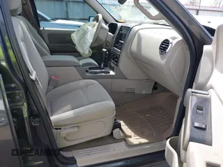 2007 Ford Explorer XLT with VIN 1FMEU73EX7UB50867, listed as a IAAI auction lot 41807131 with 182,673 mi miles. Bid and sale history available at carsss.com. Image 5.