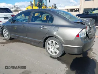 2006 Honda Civic LX z VIN 1HGFA16576L015992, wystawiony jako IAAI lot #41528989 z przebiegiem 240 000 mil mil oraz . Historia ofert i sprzedaży dostępna na DreamBid. Obrazek 3.