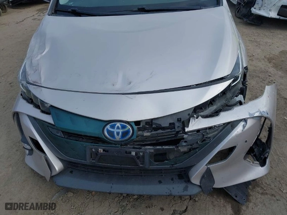 2017 Toyota Prius Prime Plus with VIN JTDKARFP9H3040909, listed as a IAAI auction lot 41755727 with NaN miles. Bid and sale history available at carsss.com. Image 6.