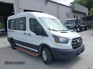 2020 Ford Transit Passenger XL z VIN 1FDZK1C82LKA79233, wystawiony jako IAAI lot #42766871 z przebiegiem 32 428 mil mil oraz . Historia ofert i sprzedaży dostępna na DreamBid. Obrazek 1.
