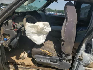 2001 Dodge 1500 z VIN 1B7HC13Y71J286829, wystawiony jako Copart lot #68925394 z przebiegiem Nie podano mil oraz Nie do naprawy • Non repairable. Historia ofert i sprzedaży dostępna na DreamBid. Obrazek 7.