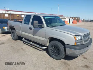 2004 Chevrolet Silverado 1500 Z71 with VIN 2GCEK19T041368241, listed as a IAAI auction lot 42023541 with 211,808 mi miles. Bid and sale history available at carsss.com. Image 1.