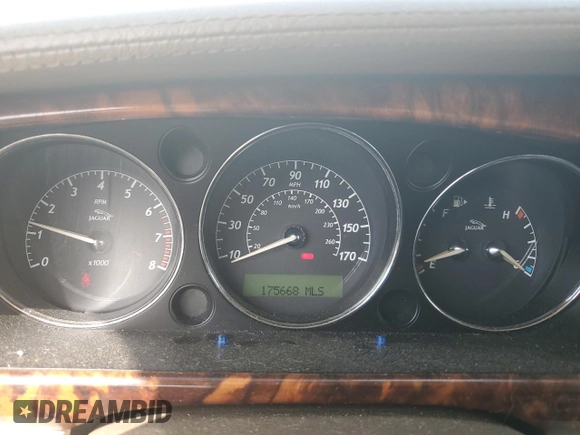 2005 Jaguar XJ VDP with VIN SAJWA82C35SG47022, listed as a Copart auction lot 70495834 with 175,668 mi miles and Salvage Title. Bid and sale history available at carsss.com. Image 9.