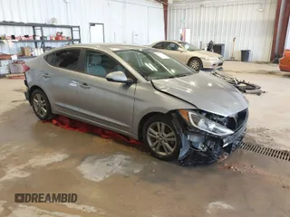 2017 Hyundai Elantra SE z VIN 5NPD84LF0HH030213, wystawiony jako IAAI lot #39578799 z przebiegiem 105 180 mil mil oraz . Historia ofert i sprzedaży dostępna na DreamBid. Obrazek 1.
