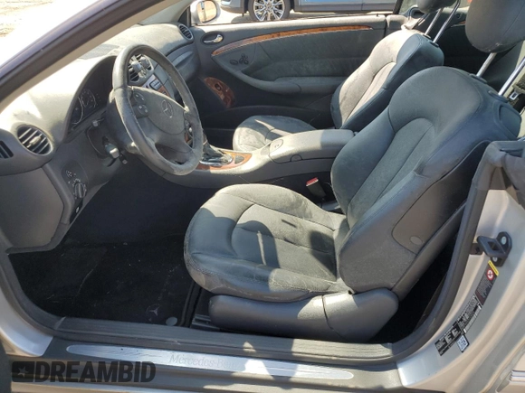 2004 Mercedes-Benz CLK 320 z VIN WDBTK65G74T030020, wystawiony jako Copart lot #69004654 z przebiegiem Nie podano mil oraz Szkody całkowita. Historia ofert i sprzedaży dostępna na DreamBid. Obrazek 7.