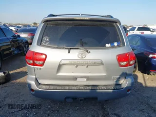 2015 Toyota Sequoia Limited with VIN 5TDJW5G14FS124552, listed as a IAAI auction lot 41692068 with 170,397 mi miles. Bid and sale history available at carsss.com. Image 16.