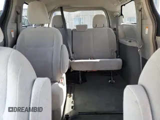 2017 Toyota Sienna LE Auto Access Seat с VIN 5TDKZ3DC4HS840442, выставлен на аукционе Copart как лот 52109575 с пробегом 124 257 миль миль и На запчасти • Non repairable. История ставок и продаж доступна на DreamBid. Изображение 10.