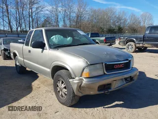 2003 GMC Sonoma SLS with VIN 1GTDT19XX38177336, listed as a IAAI auction lot 41696918 with 126,205 mi miles. Bid and sale history available at carsss.com. Image 1.