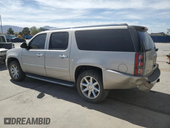 2009 GMC Yukon XL z VIN 1GKFC06269J102165, wystawiony jako Copart lot #54874955 z przebiegiem 248 831 mil mil oraz Szkoda całkowita • Salvage title. Historia ofert i sprzedaży dostępna na DreamBid. Obrazek 2.