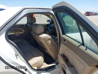 2009 Cadillac STS RWD z VIN 1G6DZ67A290134517, wystawiony jako IAAI lot #42284292 z przebiegiem 153 085 mil mil oraz . Historia ofert i sprzedaży dostępna na DreamBid. Obrazek 8.