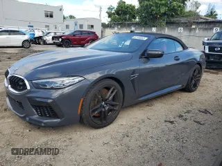 2020 BMW M8 Competition z VIN WBSDZ0C07LCD56155, wystawiony jako Copart lot #81146663 z przebiegiem 16 085 mil mil oraz . Historia ofert i sprzedaży dostępna na DreamBid. Obrazek 1.